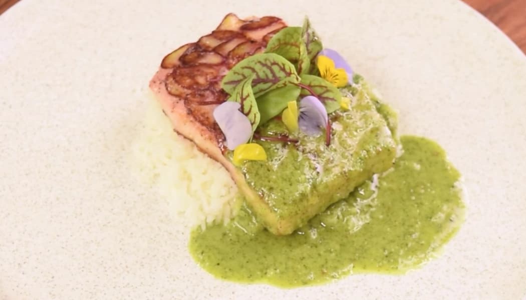 Curry verde de corvina con arroz basmati