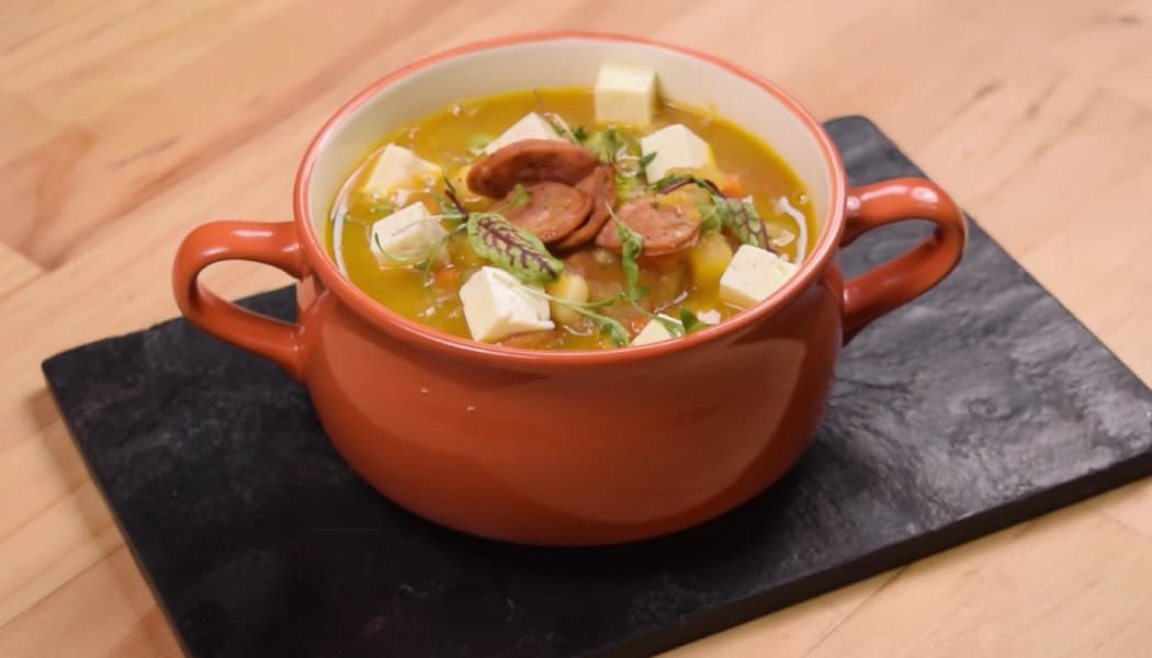 Locro con chorizo y papa