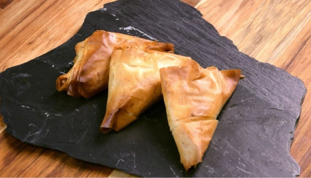 Samosas de chocolate con frutos secos