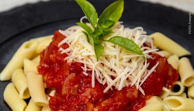 Receta de pasta en salsa napolitana image_alt