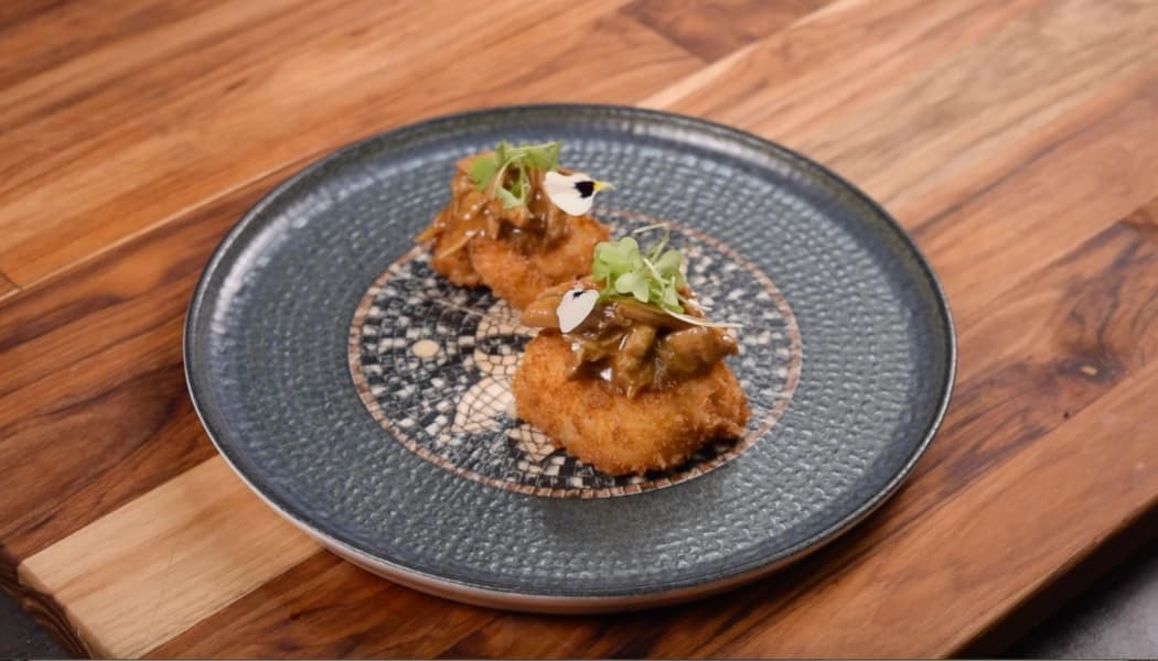 Bocados de Crispy Rice con Cerdo Desmechado Bocados de Crispy Rice con Cerdo Desmechado