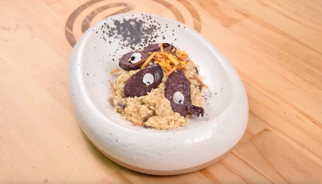 Calentado de Pasta con Risoni y Morcilla Calentado de Pasta con Risoni y Morcilla