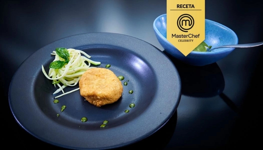 Receta hamburguesa de pollo con fideos de zucchini.   Receta hamburguesa de pollo con fideos de zucchini.