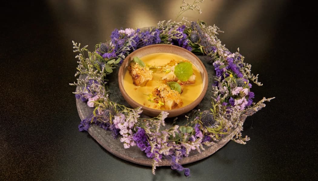 Langosta al carbón en salsa de ají de pipián Langosta al carbón en salsa de ají de pipián