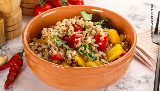 Receta guiso de quinoa con vegetales asados image_alt