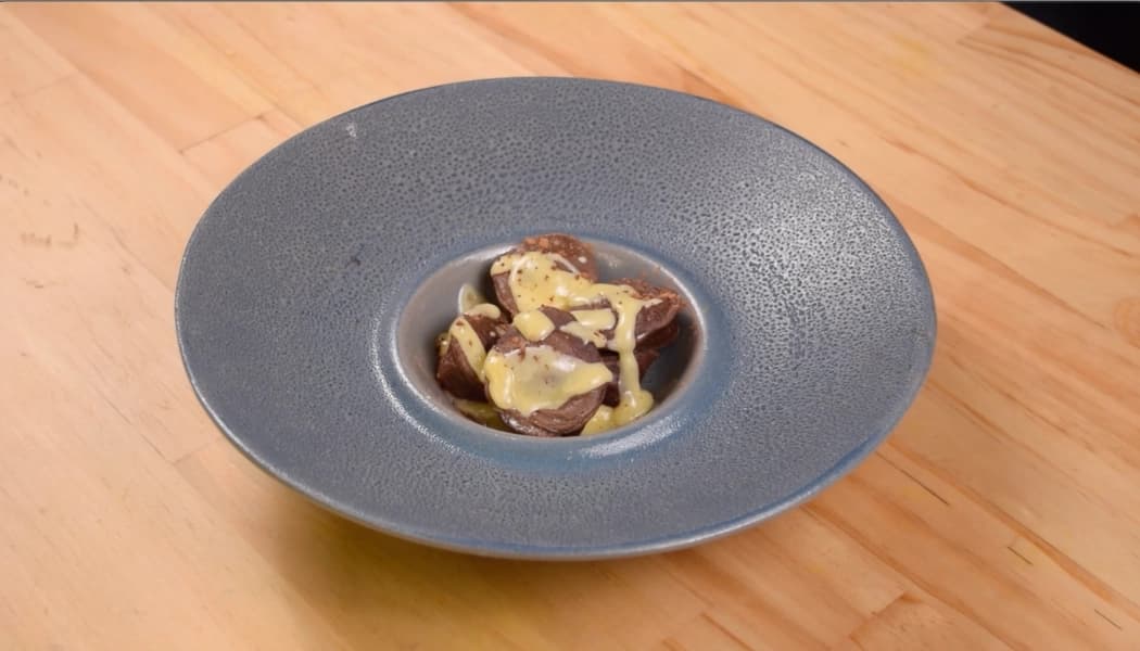 Ravioles de Chocolate con Ricotta y Salsa de Vainilla Ravioles de Chocolate con Ricotta y Salsa de Vainilla