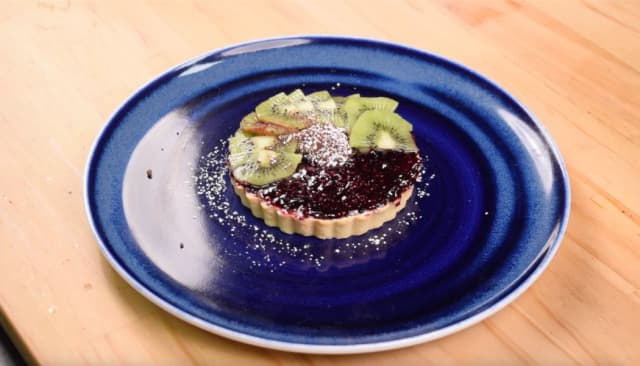 Tarta de frutos rojos con capa de chocolate image_alt