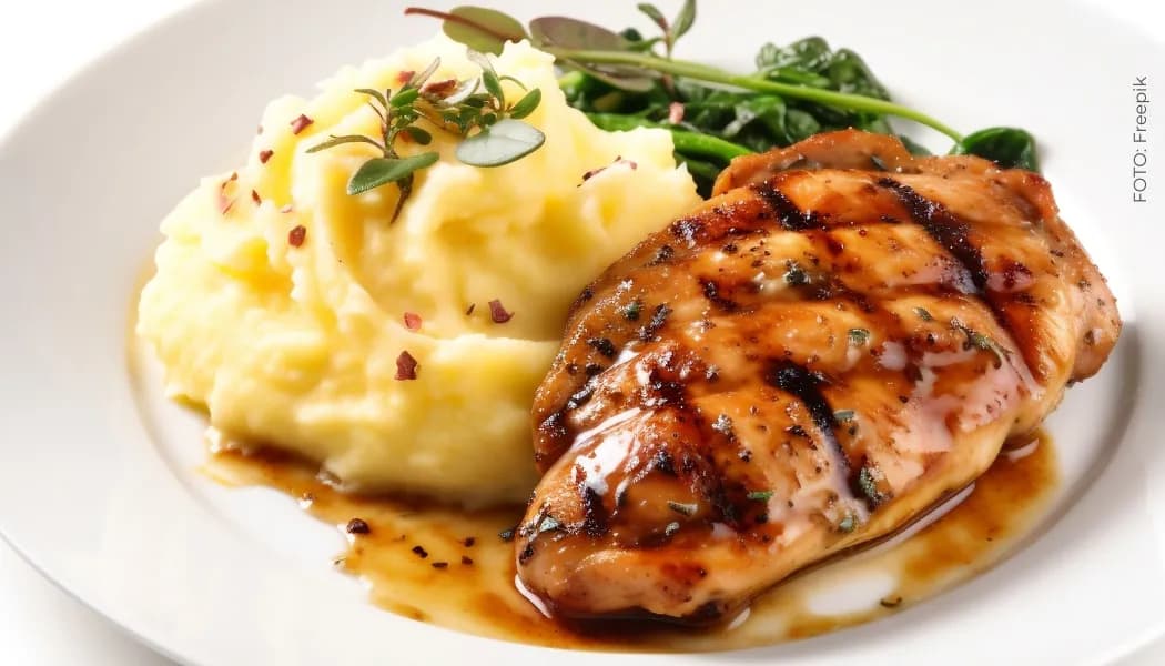 Receta de suprema de pechuga con puré de yuca Receta de suprema de pechuga con puré de yuca