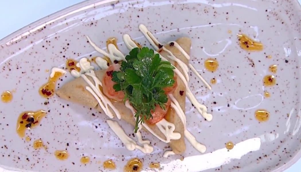 Tetela con camarones con suero costeño y chile de árbol Tetela con camarones con suero costeño y chile de árbol